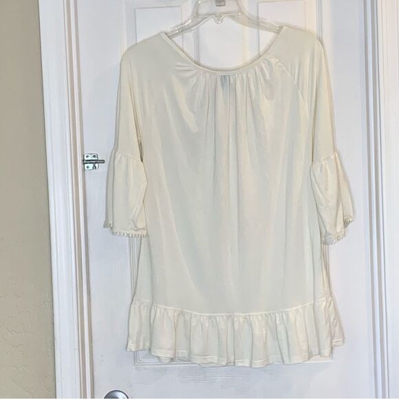 WinWin Crochet Neckline Tunic Cream Color Size Small-Medium - Picture 9 of 9